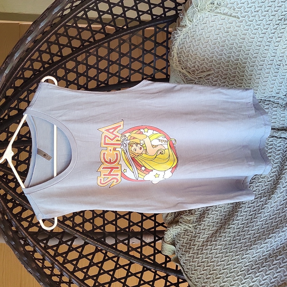 ✨️ She-ra Muscle Tank - Picture 2 of 8